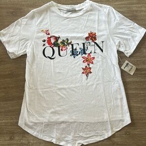 Ladies’ Charlotte Russe QUEEN Graphic TShirt (NWT) Size XS